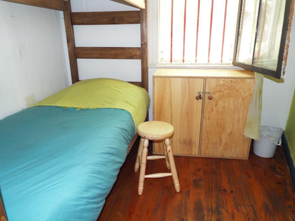 Hostal Casa Verde Limon Valparaiso Room photo