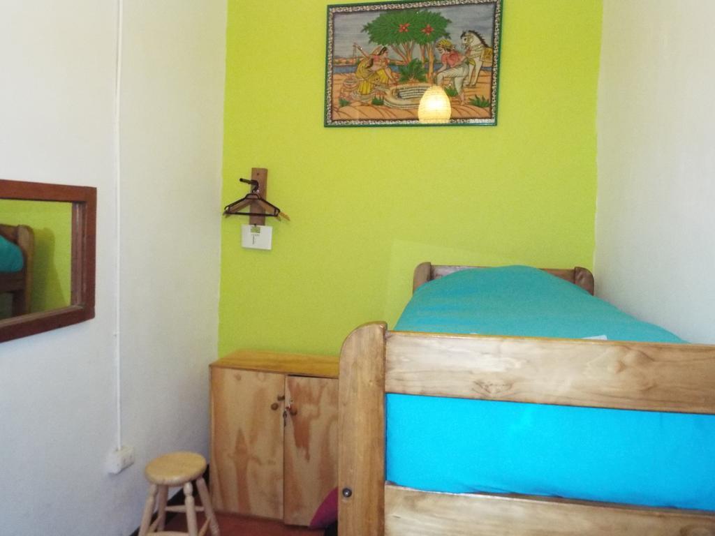 Hostal Casa Verde Limon Valparaiso Room photo